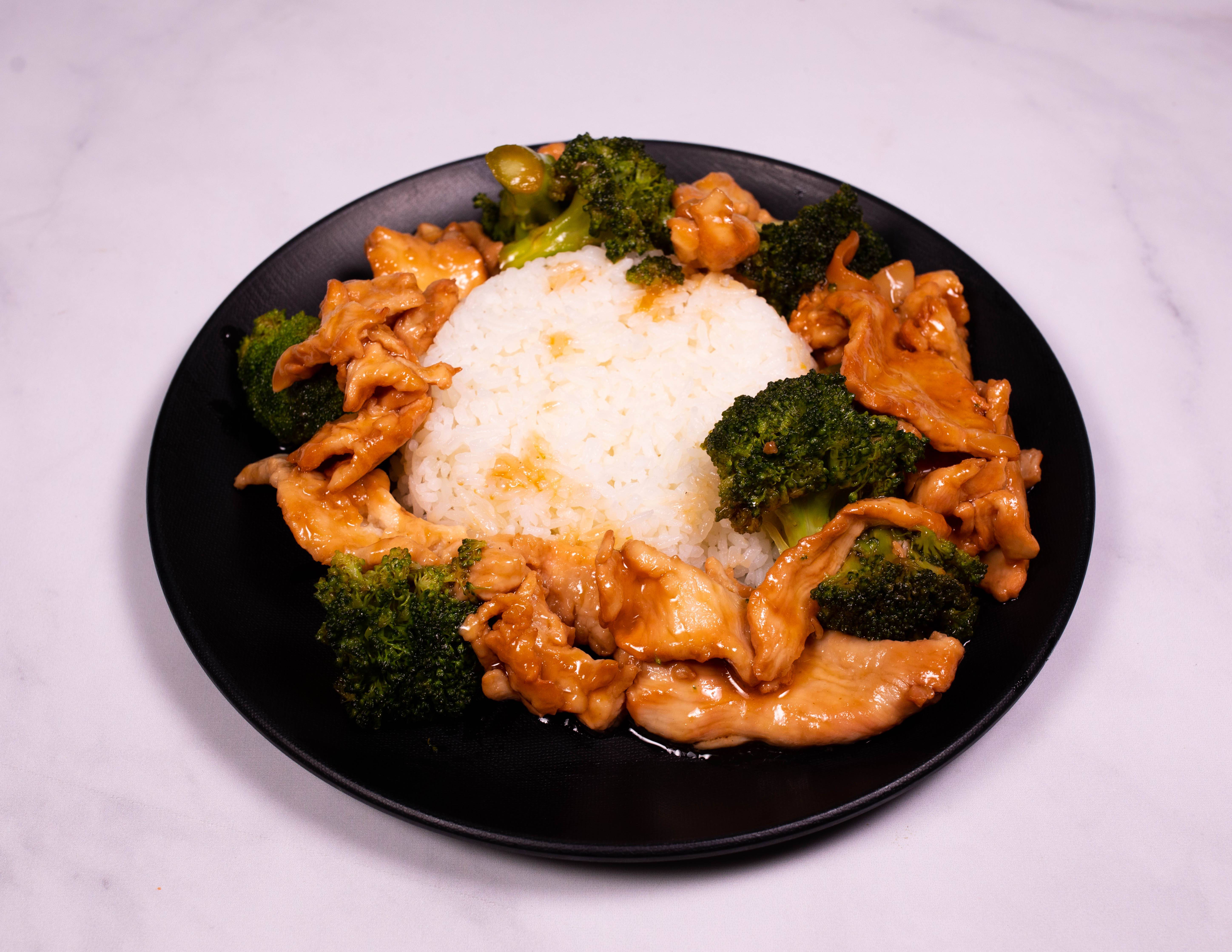 Order 44. Chicken with Broccoli food online from New China Buffet #3 store, Huntsville on bringmethat.com