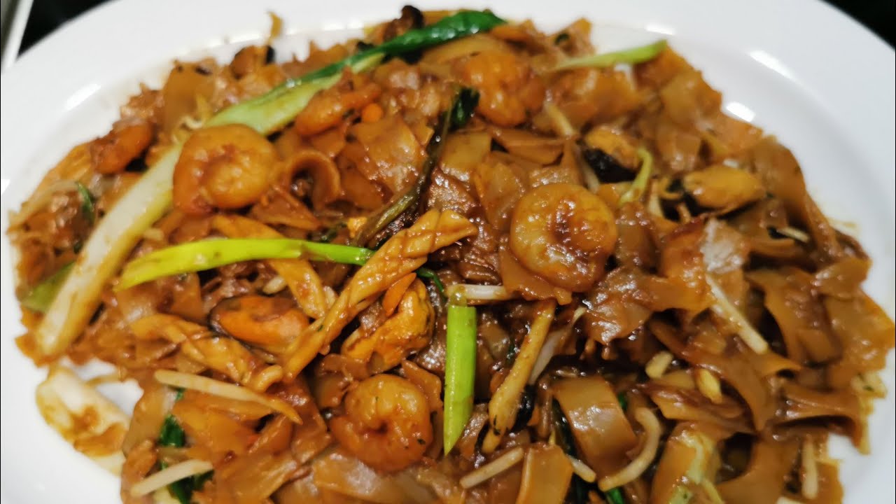 Order Seafood Chow Fun food online from Veggie House store, Las Vegas on bringmethat.com