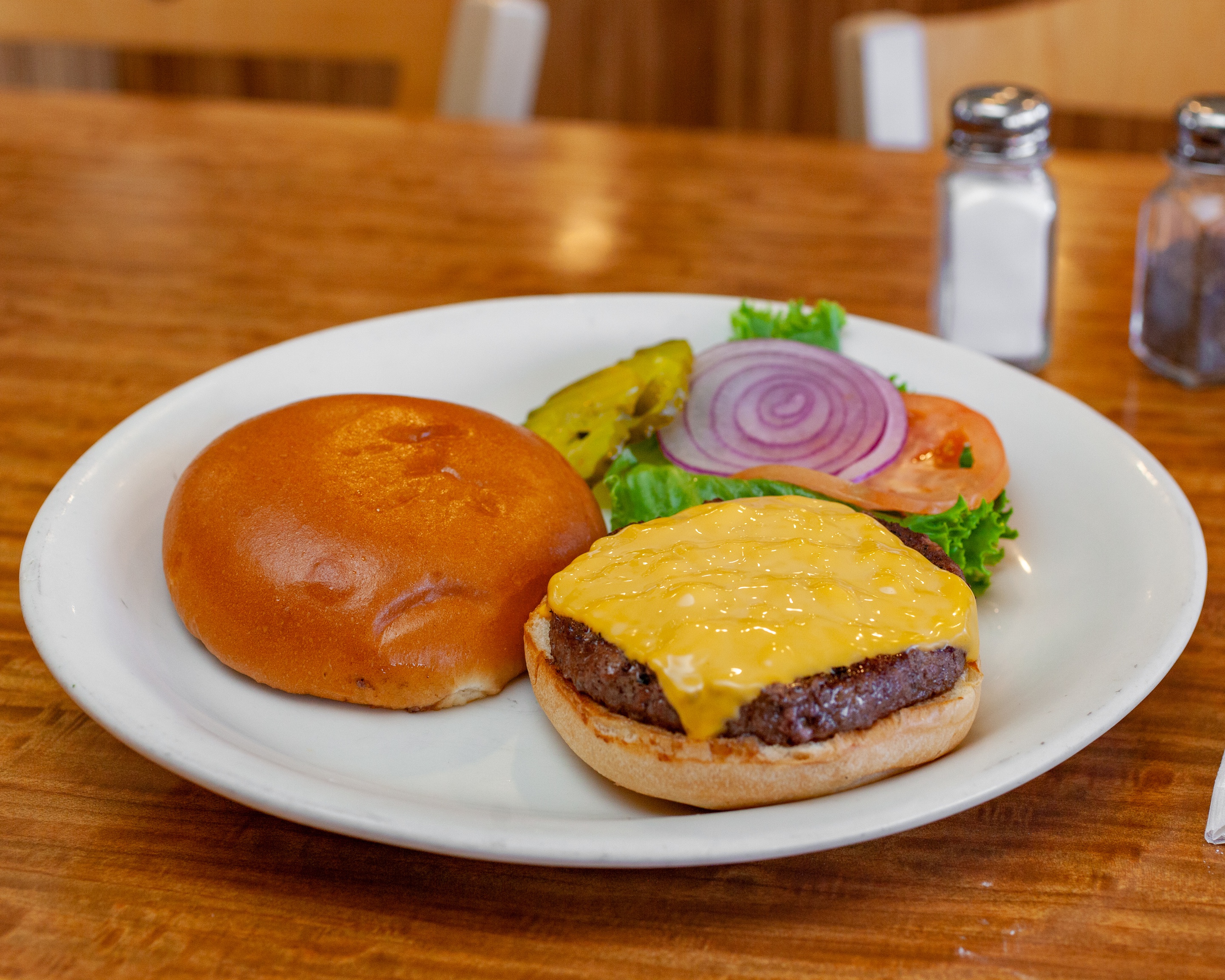 Order Cheeseburger food online from Stone Creek Cafe store, Englewood on bringmethat.com