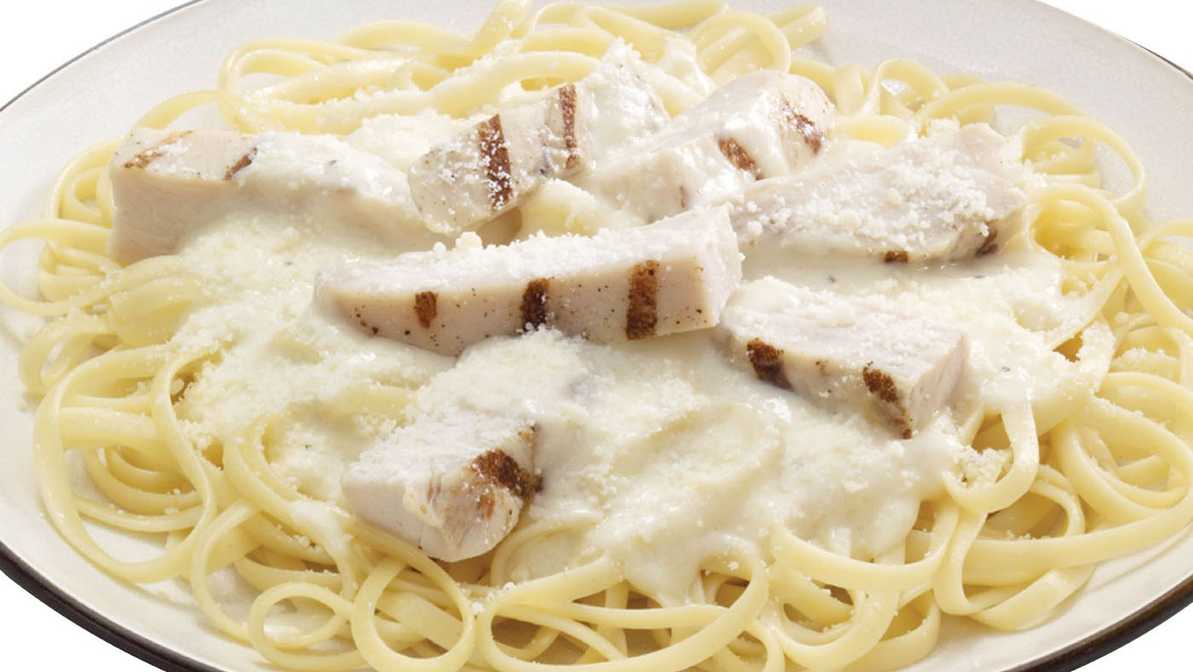 Order Chicken Alfredo Pasta food online from Vocelli Pizza store, Aspinwall on bringmethat.com
