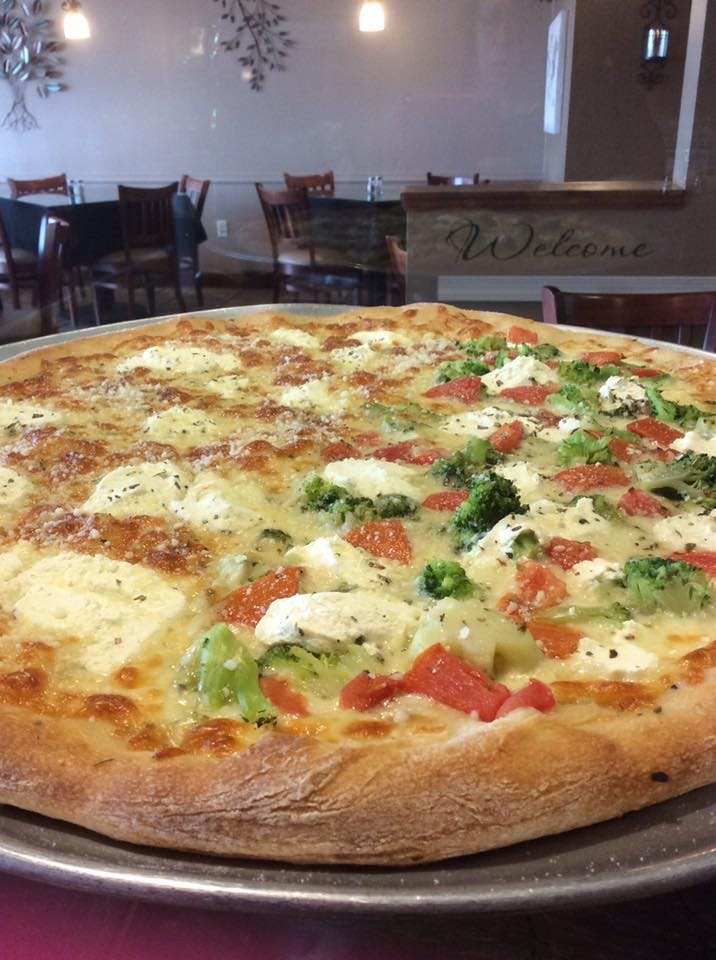Order Primavera Pizza - Small 10" food online from Spanky & Louches Pizzeria Restaurant store, Norristown on bringmethat.com