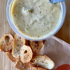 Order Broccoli Cheddar Soup with House-Made Bagel Chips food online from Stb store, Vancouver on bringmethat.com