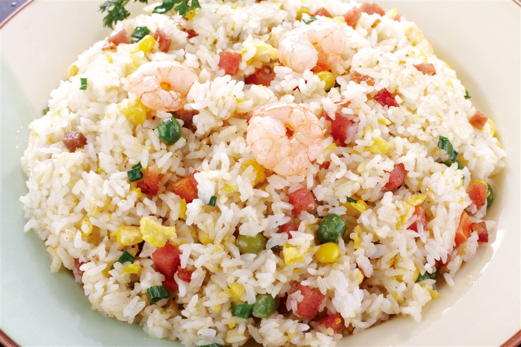 Order Yangzhou Fried Rice 扬州炒饭 food online from Chengdu Impression store, Chicago on bringmethat.com