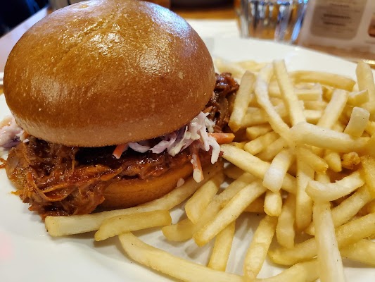 Order Memphis Pulled Pork Sandwich food online from Toast store, Novato on bringmethat.com