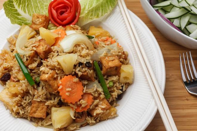 Order Pineapple Fried Rice food online from Sukhothai store, New Orleans on bringmethat.com