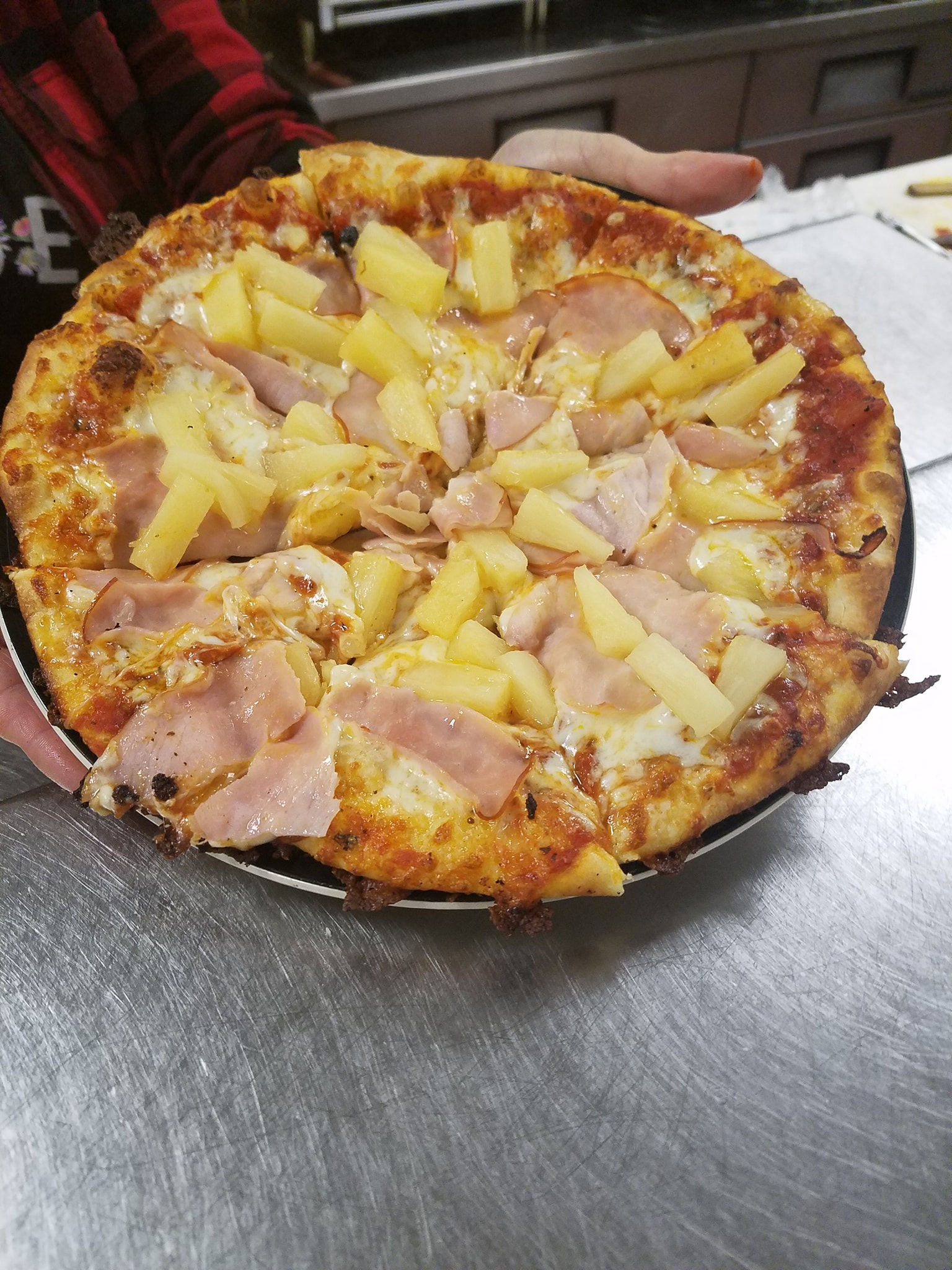 Order Hawaiian Pizza food online from Giuseppe's Restaurant store, Victorville on bringmethat.com