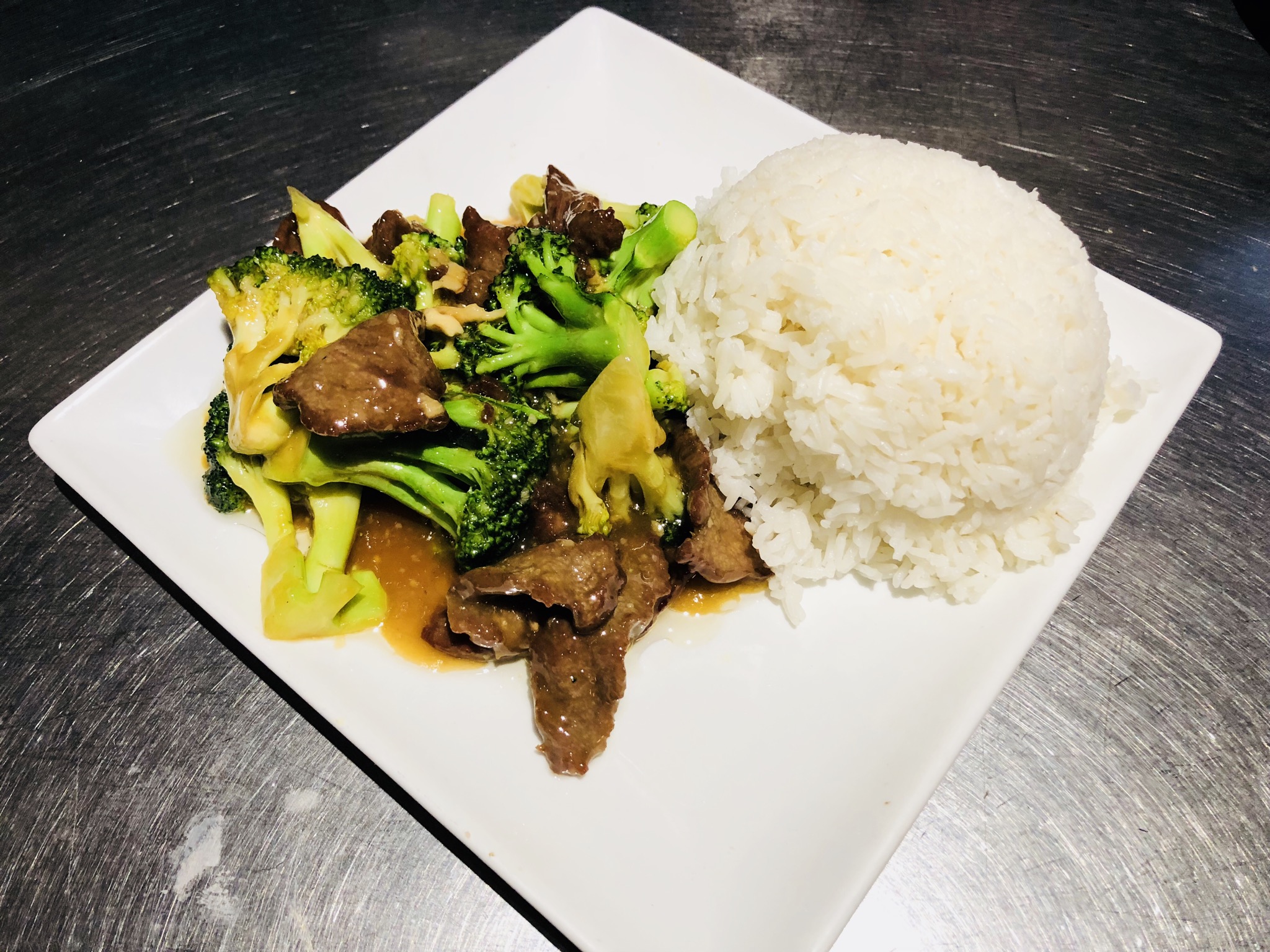 Order R15. Meat with Broccoli on Rice food online from WK Restaurant store, New York on bringmethat.com