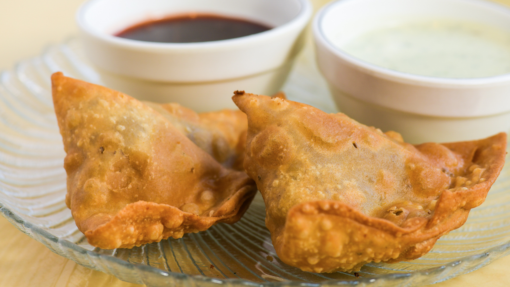 Order Vegetable Samosa food online from Des Pardes store, Springfield on bringmethat.com