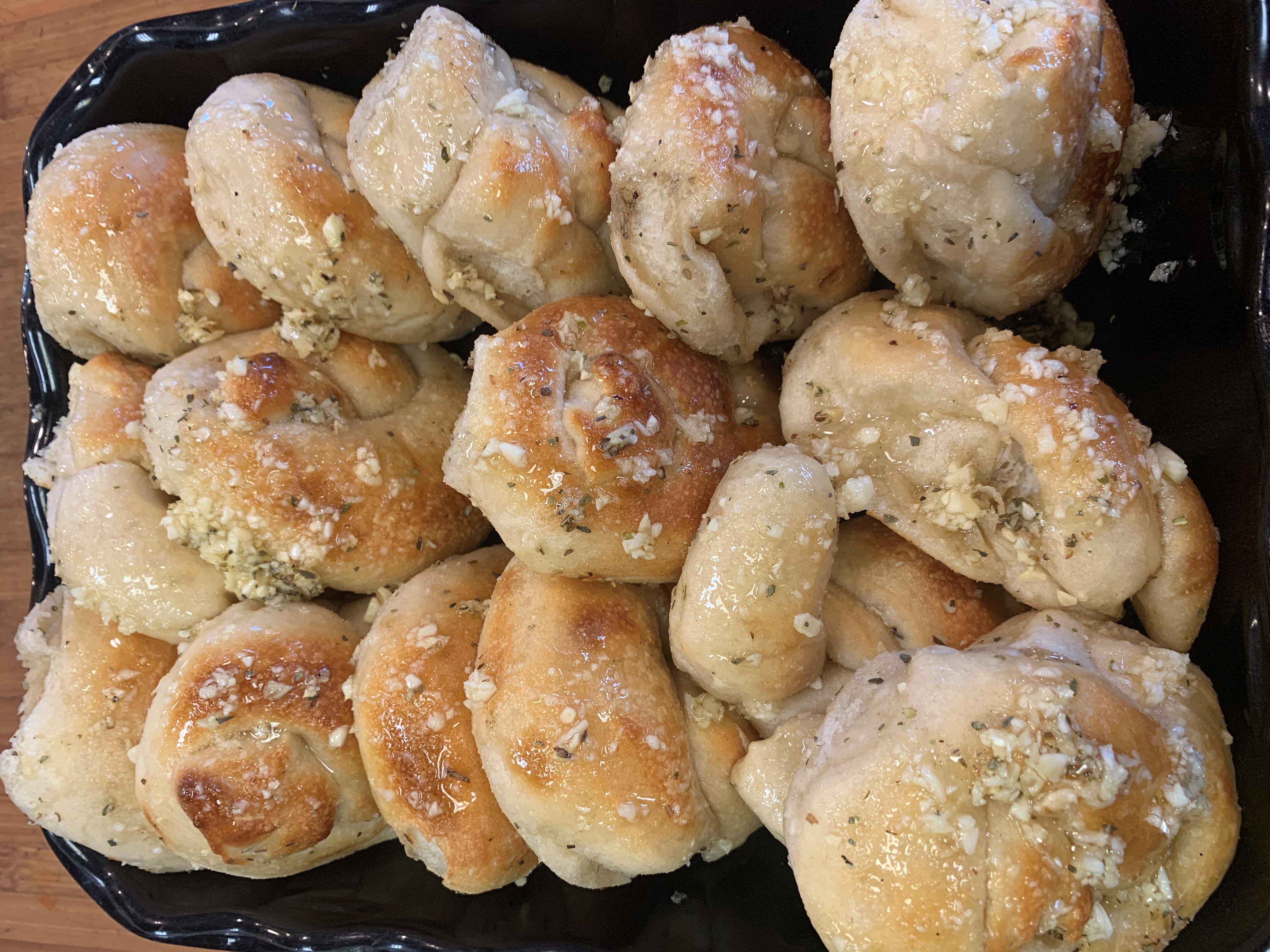 Order Garlic Knot food online from Benvenuti Italian Specialties & Catering store, Garwood on bringmethat.com