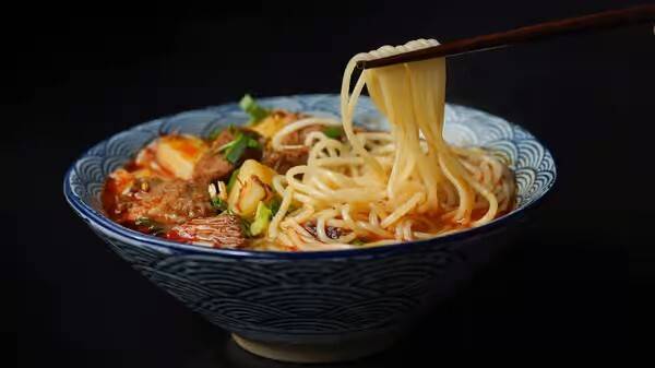 Order Spicy Miso Ramen food online from Sizzle it Asian Bistro store, Novi on bringmethat.com