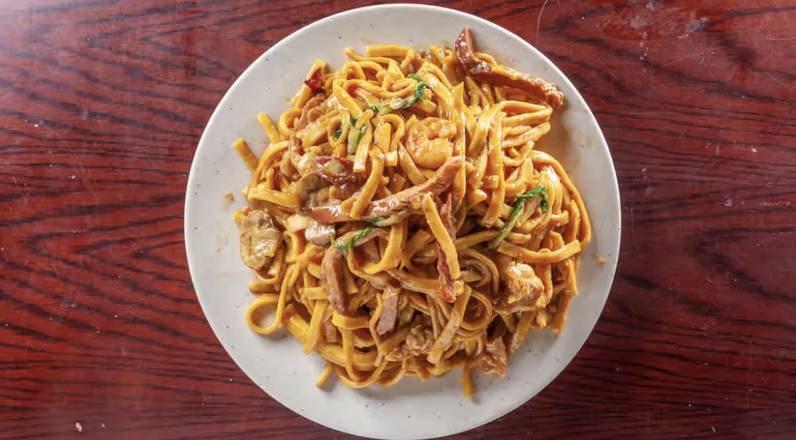 Order House Special Lo Mein   food online from China King store, St. Louis on bringmethat.com
