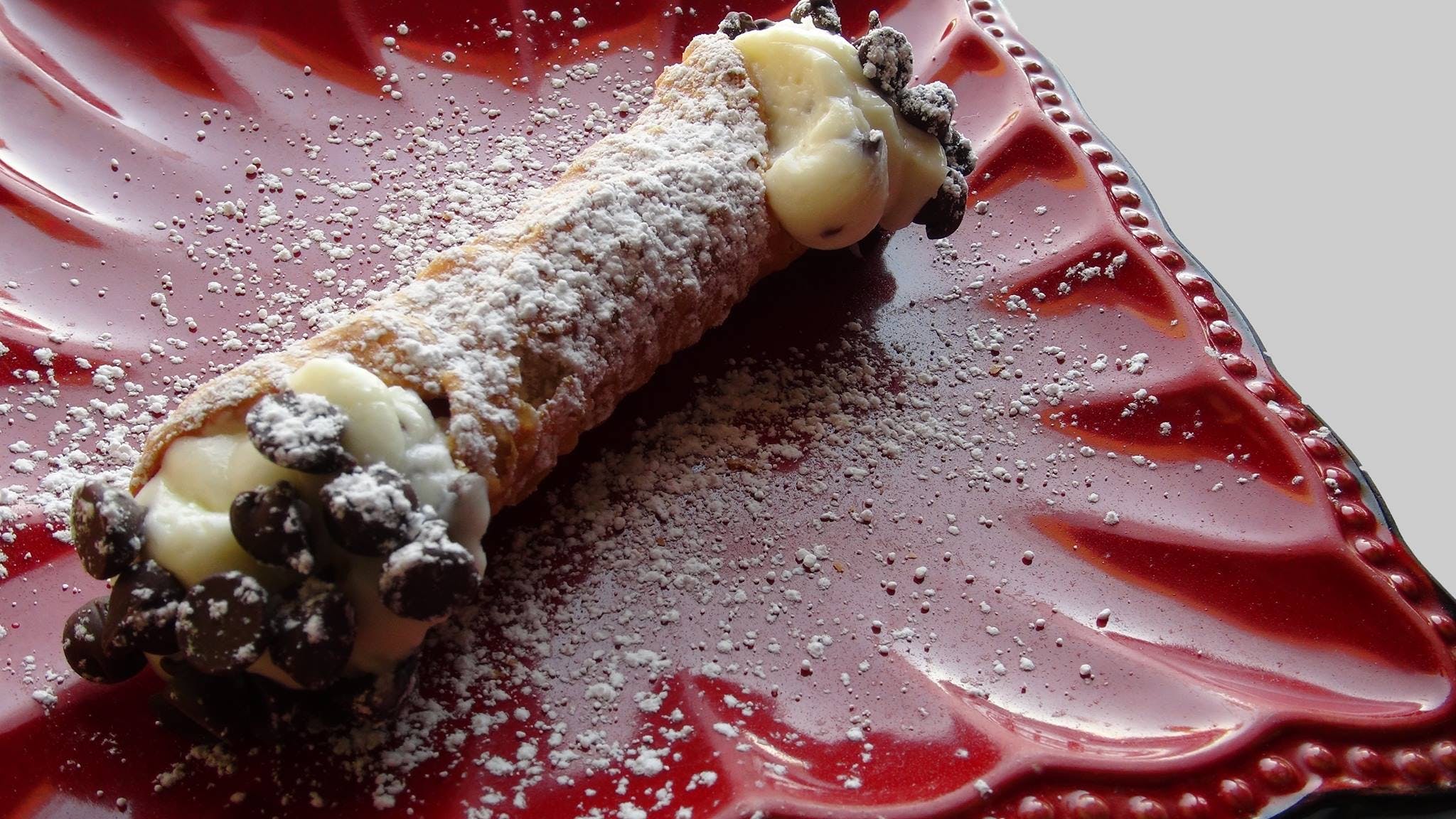 Order Italian Cannoli - Dessert food online from That Guy's Pizza store, Fountain Hills on bringmethat.com