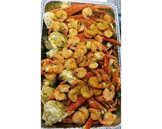 Order Snow Crab (3 lb) and Large Shrimp (2 lb) Combo food online from Fishermans Island store, Country Club Hills on bringmethat.com