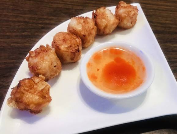 Order Fried Shumai food online from Royal Thai Restaurant store, Chicago on bringmethat.com