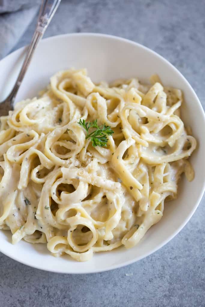 Order Fettucini Alfredo food online from Picasso Pizza store, New York on bringmethat.com