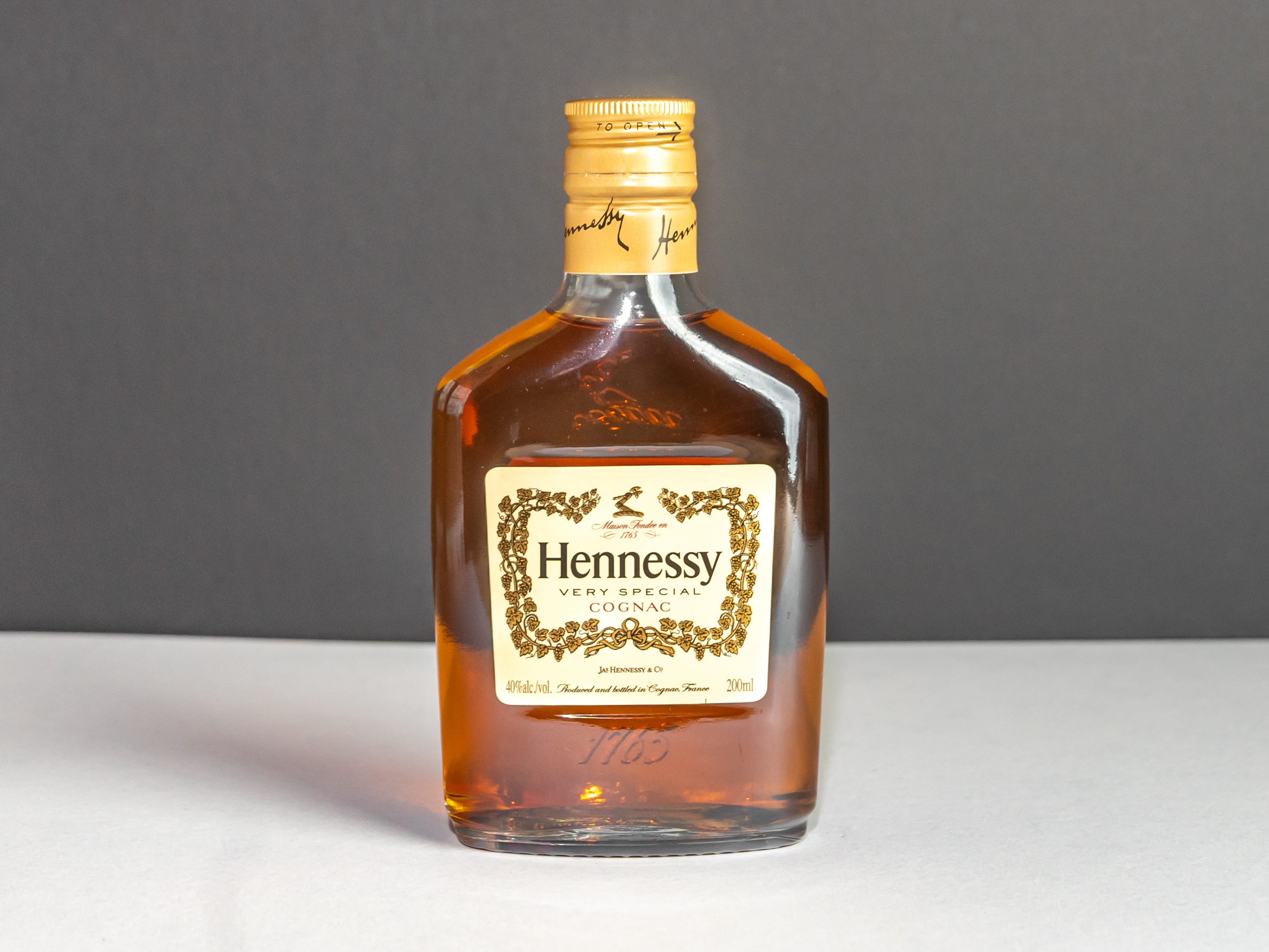 Order Hennessy Vs, 200 ml Cognac food online from State Market store, San Francisco on bringmethat.com