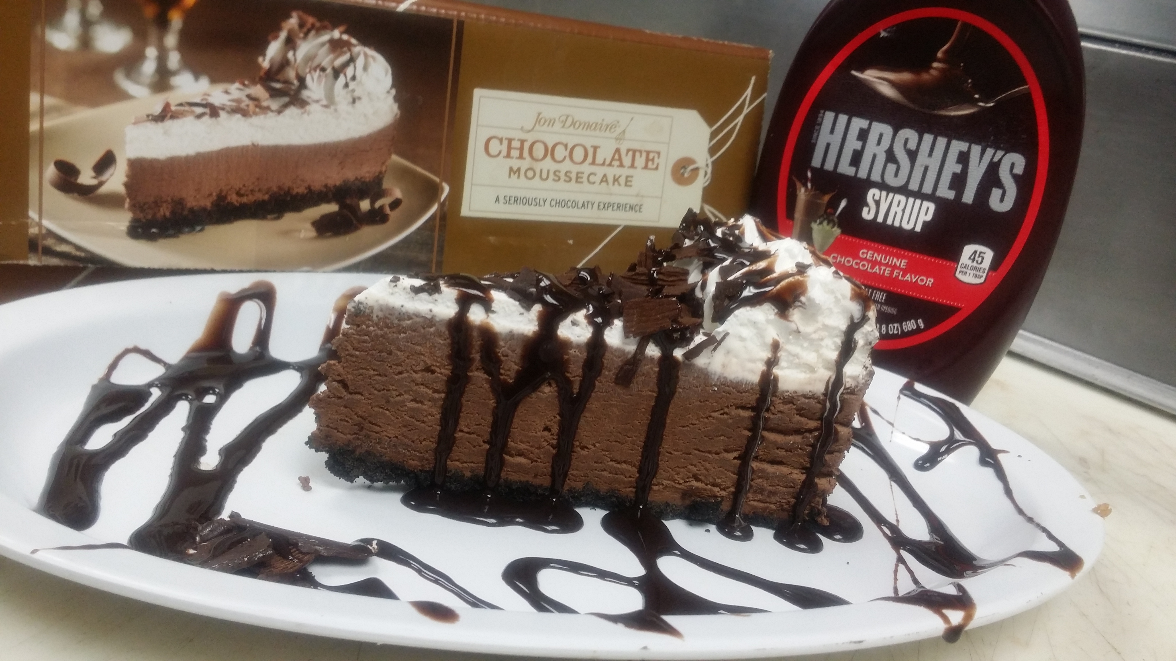 Order Chocolate Mousse Cake food online from Win Thai Cuisine Restaurant store, Anaheim on bringmethat.com