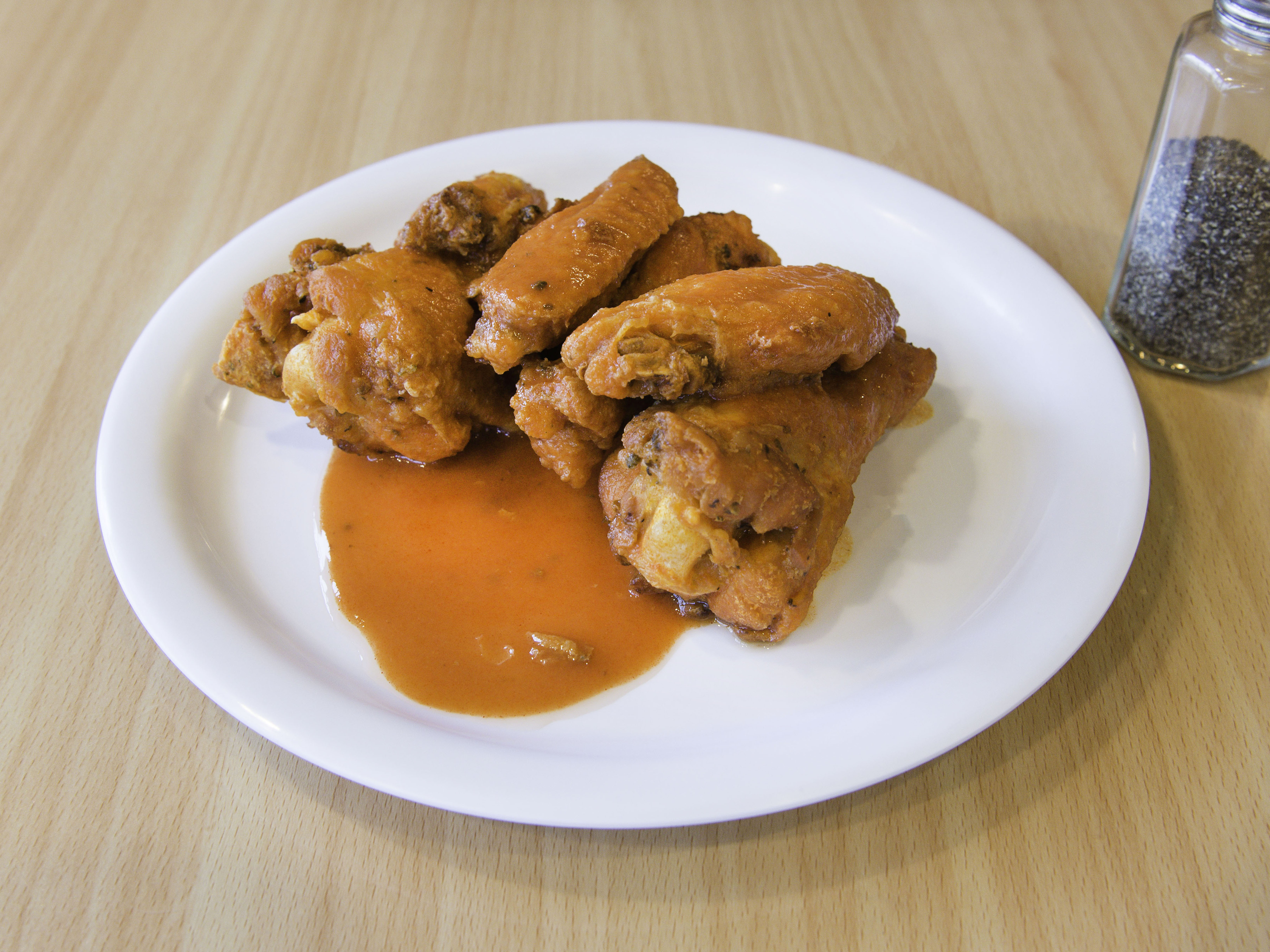 Order Buffalo Wings food online from Lefty's Pizzeria and Restaurant store, Paterson on bringmethat.com