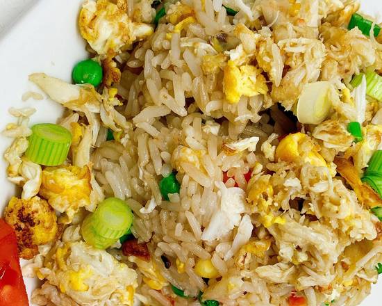 Order Crab Fried Rice food online from Aroma Royal Thai Cuisine store, Franklin Township on bringmethat.com