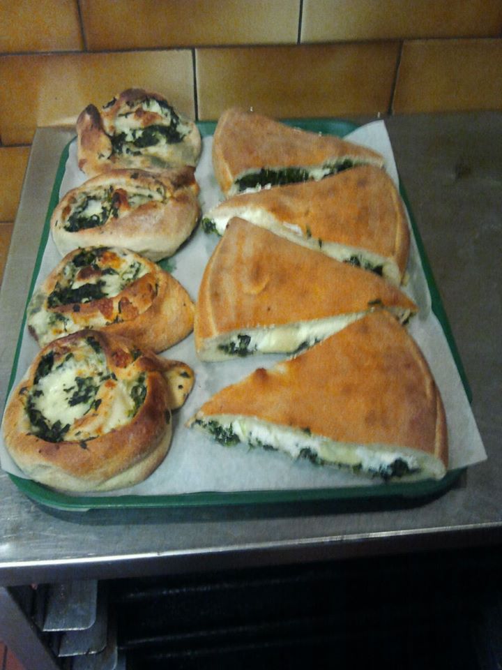 Order Stuffed Spinach Pizza food online from Genovese Pizzeria store, Valley Stream on bringmethat.com