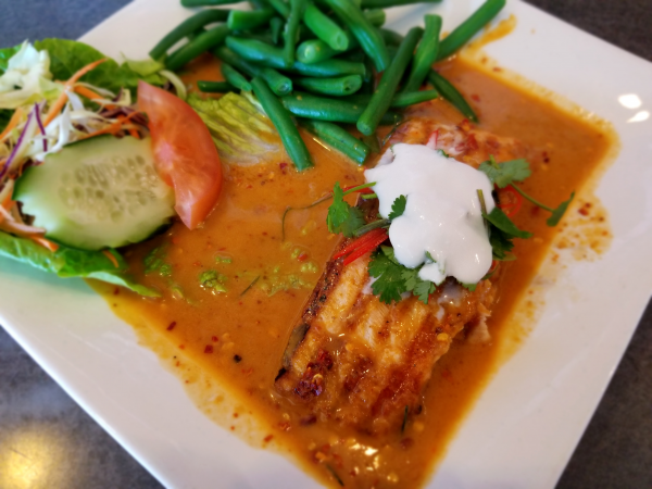 Order SP3. Salmon Panang Curry food online from Thai Pk Restaurant store, Portland on bringmethat.com