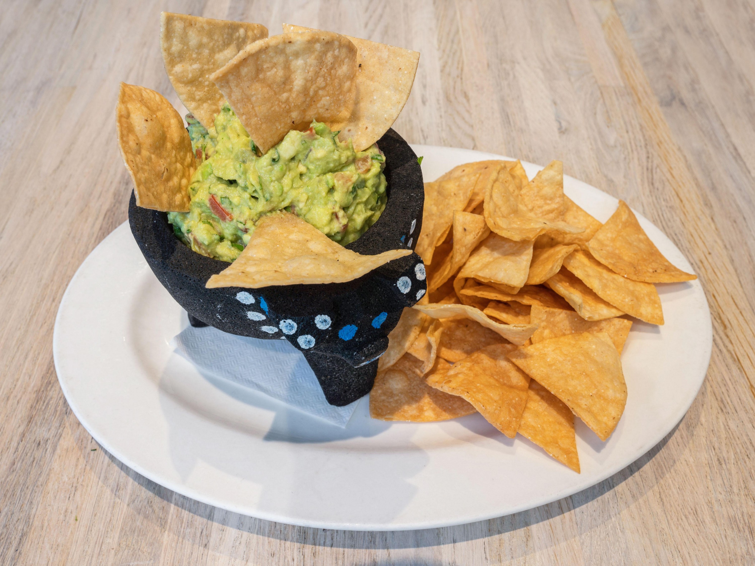 Order House Guacamole & Chips food online from Alex's Lounge II store, Elmsford on bringmethat.com