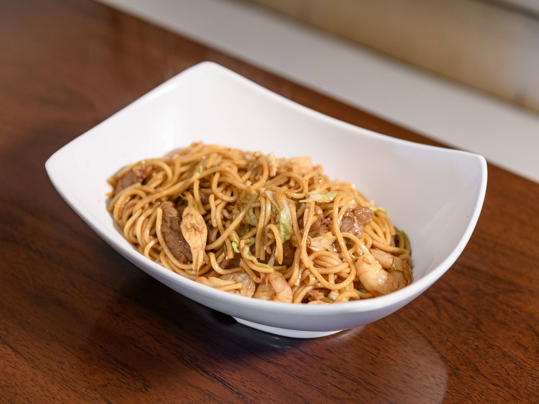 Order LM5. Combination Lo Mein food online from Tea Cafe On The Corner store, Norman on bringmethat.com