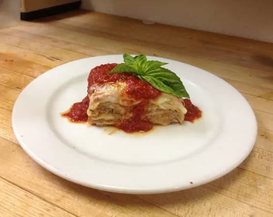Order Meat Lasagna food online from Cuzino's Family Kitchen store, Elkton on bringmethat.com