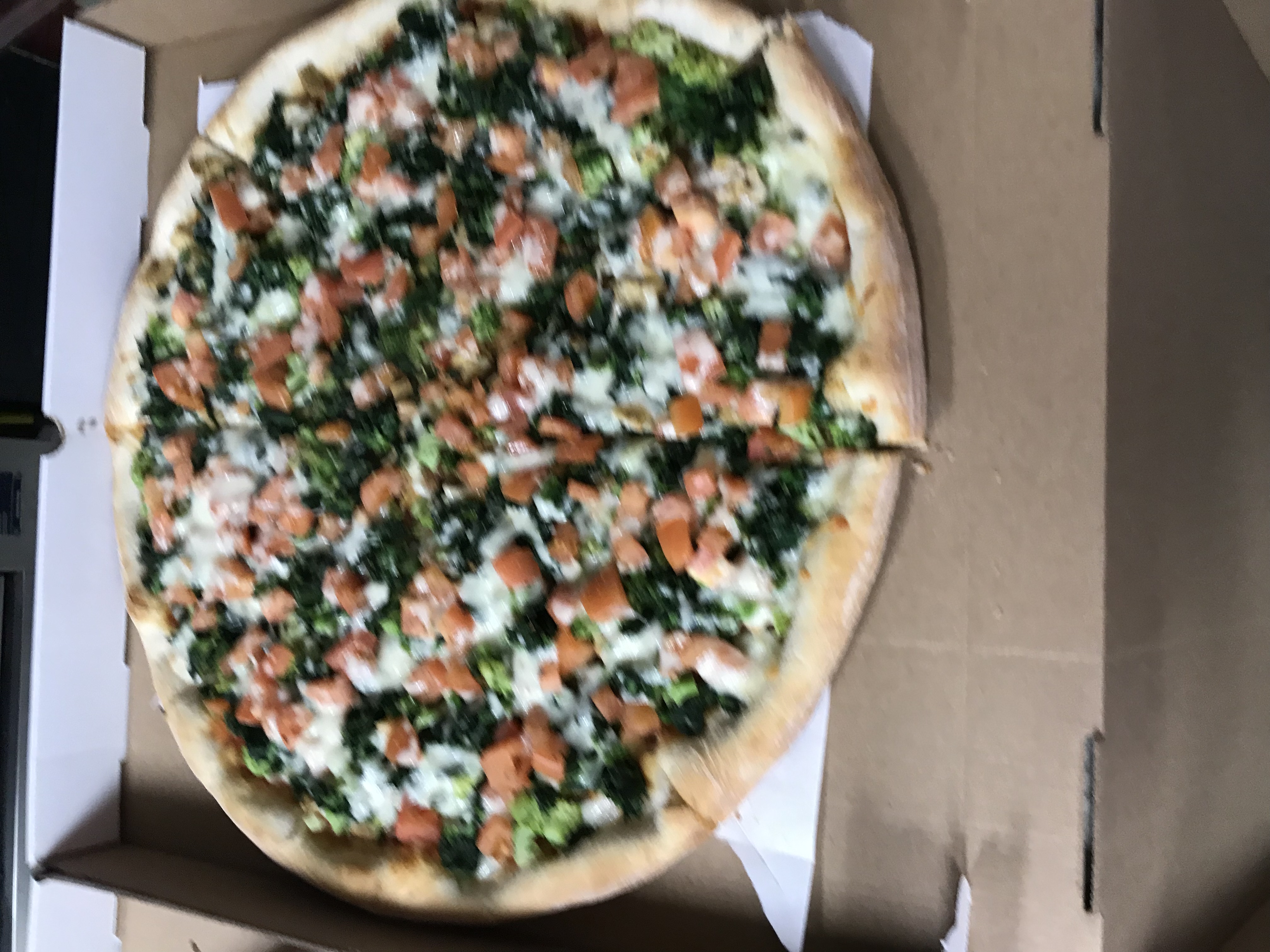 Order 18" Vegetable Pizza food online from Glen Oaks Pizzeria store, Glen Oaks on bringmethat.com