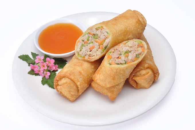 Order Crispy Egg Rolls food online from Twin dragon Chinese restaurant store, Los Angeles on bringmethat.com