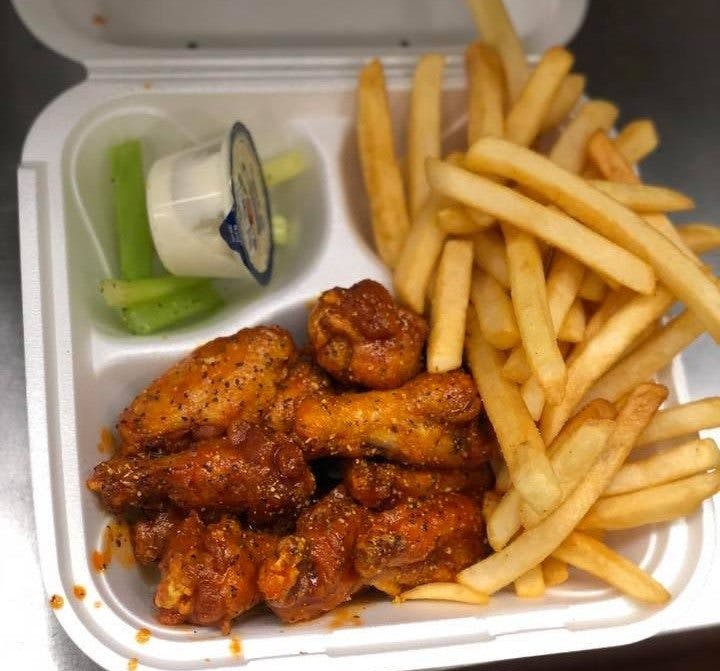 Order Wings - 6 Pieces food online from Davido Pizza & Wings store, Lithonia on bringmethat.com