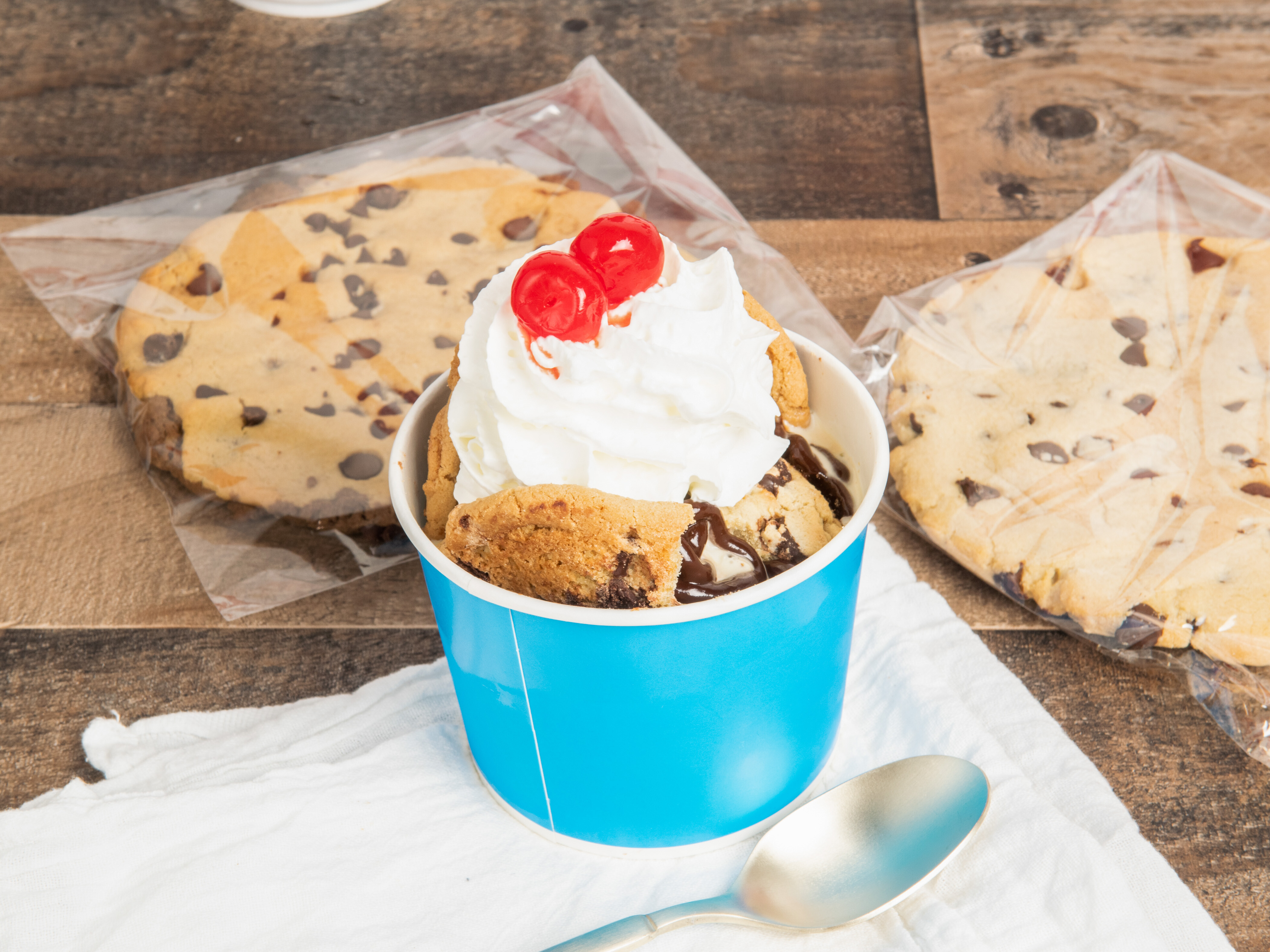 Order Cookie Sundae food online from Happy Days On The Go store, Henrietta on bringmethat.com