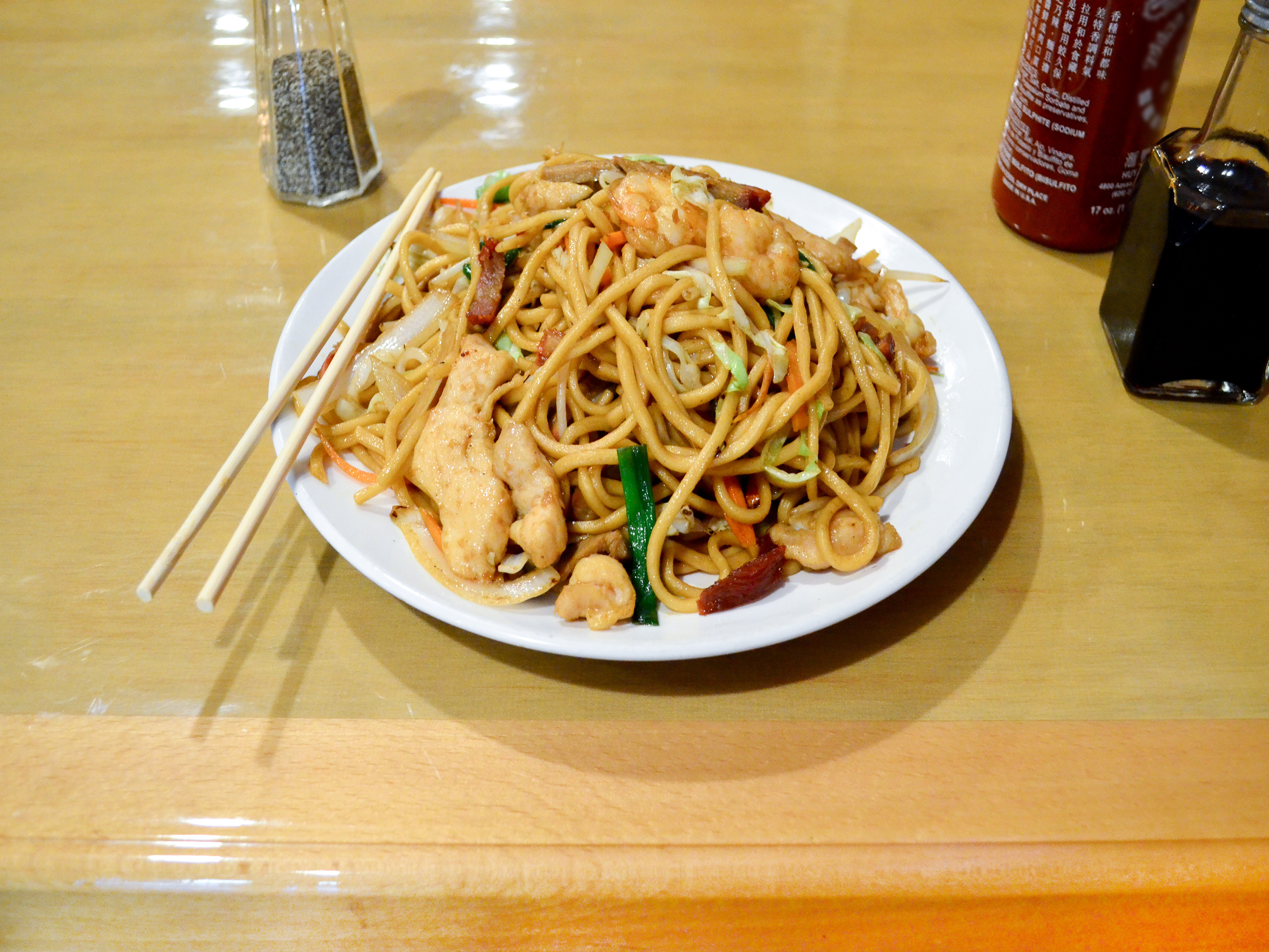 Order 9. House Chow Mein food online from China Chef Asian Cuisine store, Sacramento on bringmethat.com