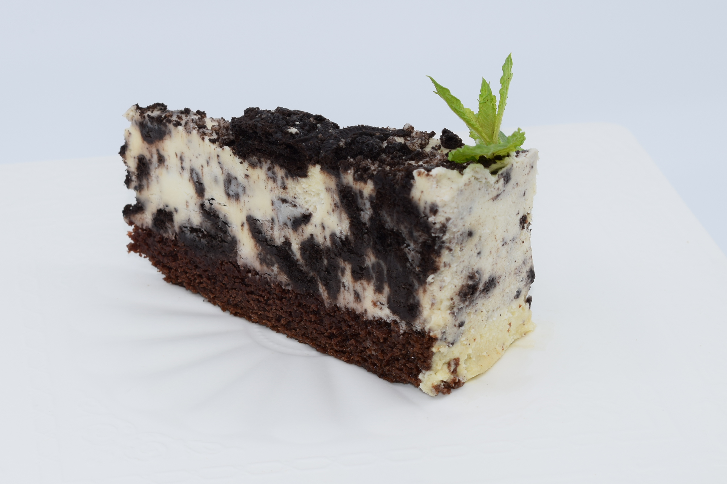 Order Oreo Mousse Cheesecake food online from Sd Soup And Salad Station store, San Diego on bringmethat.com