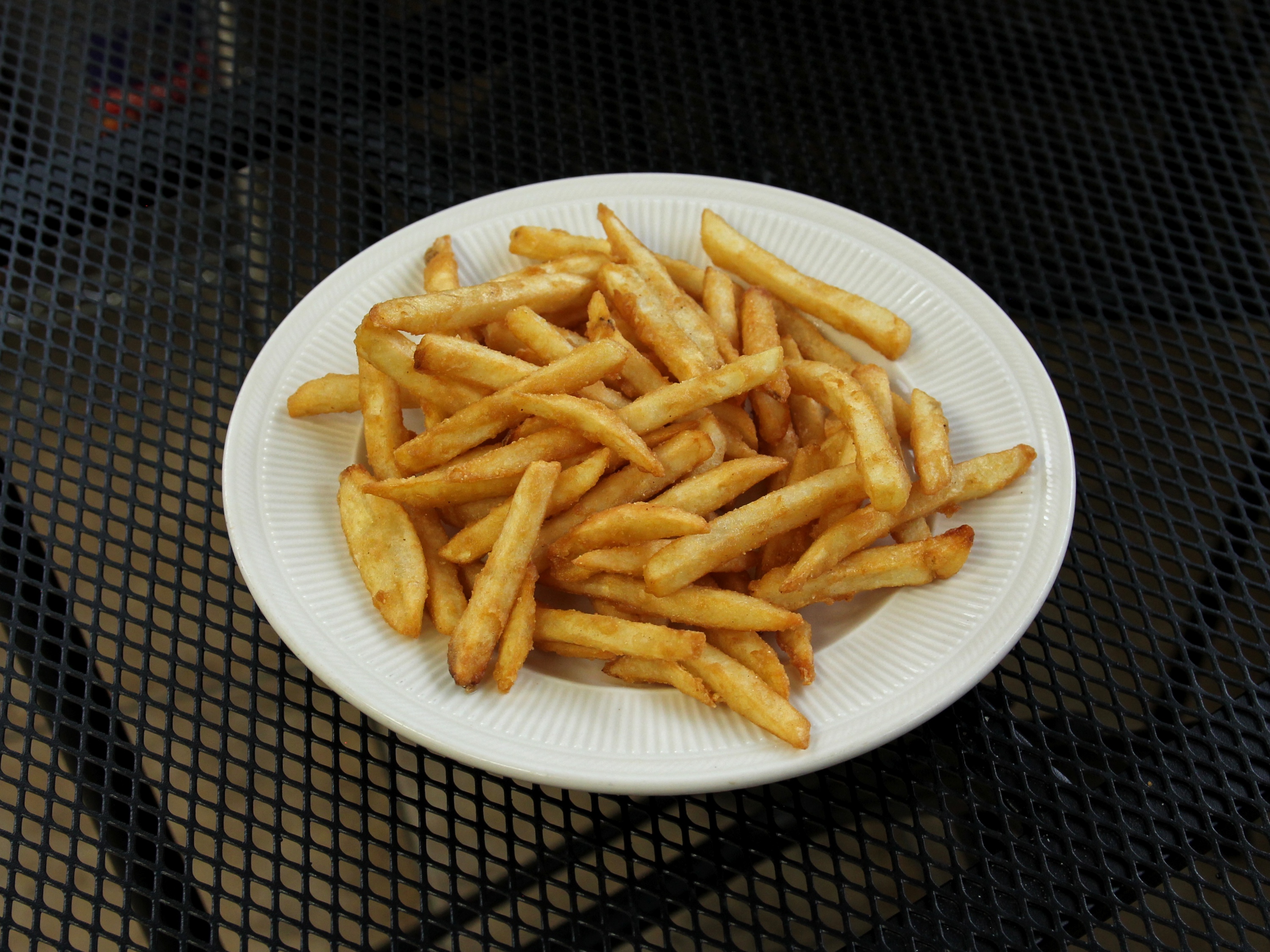 Order French Fries food online from Detroit Wild Wings store, Clinton Township on bringmethat.com