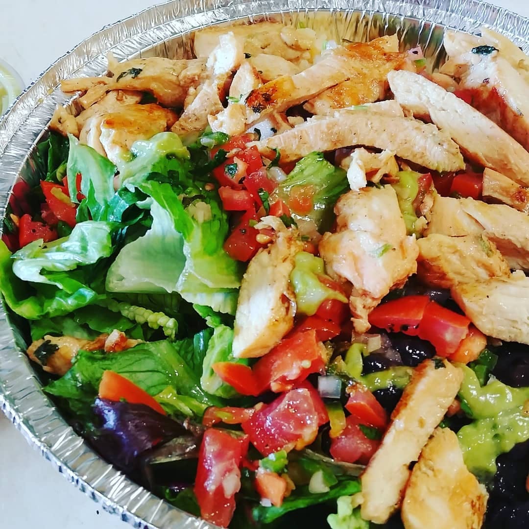 Order Tossed Salad with Grilled Chicken - Small food online from Yordana Pizza Ii store, Fairless Hills on bringmethat.com