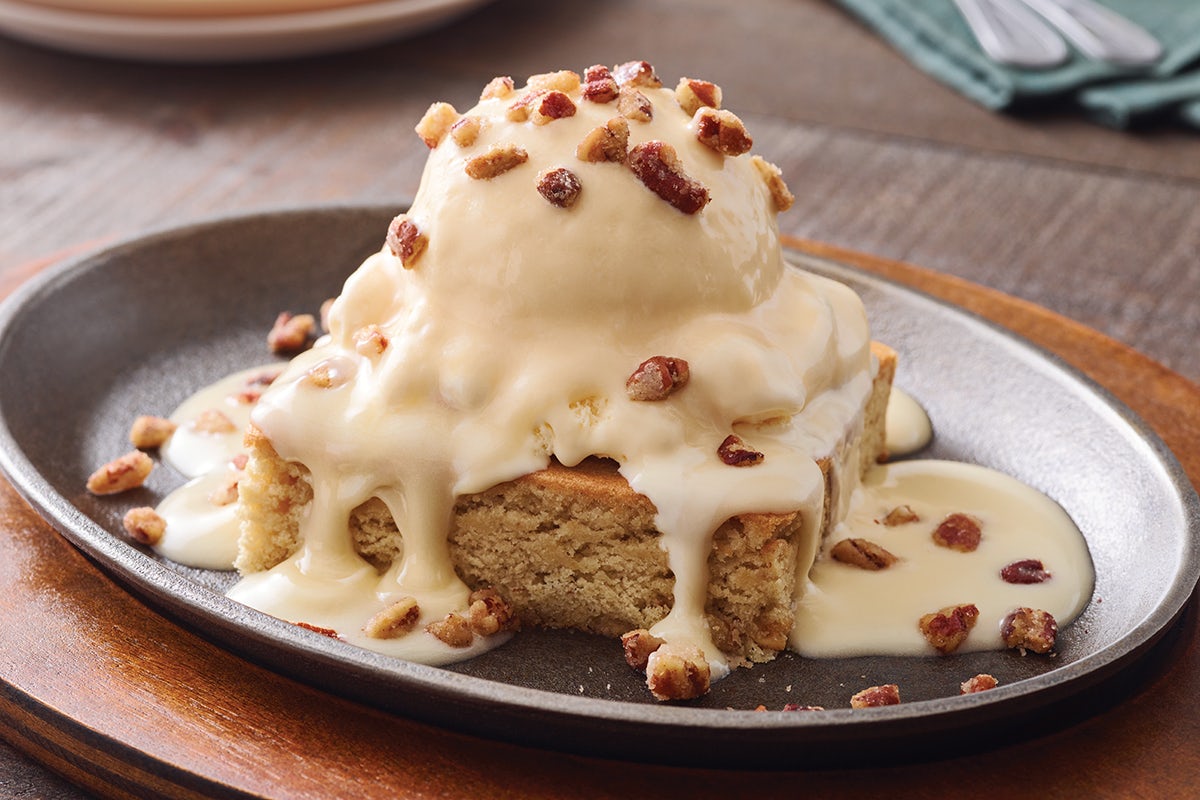 Order Sizzlin' Butter Pecan Blondie food online from Applebee store, Albuquerque on bringmethat.com