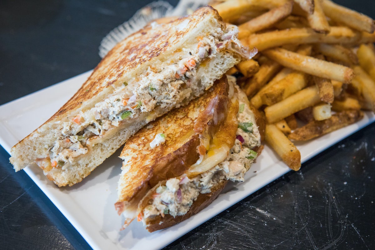 Order Tuna Melt food online from San Pedro Fish Market Grille store, Los Angeles on bringmethat.com