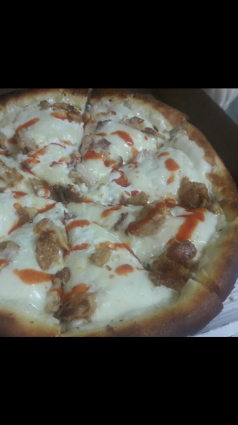 Order Chicken Wing Pizza small 10” food online from Papa G's Pizza, Pasta Cafe store, Wildomar on bringmethat.com