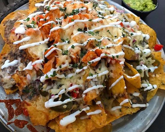 Order Chicken Nachos for Two food online from Kirkwood Bar & Grille store, Chicago on bringmethat.com