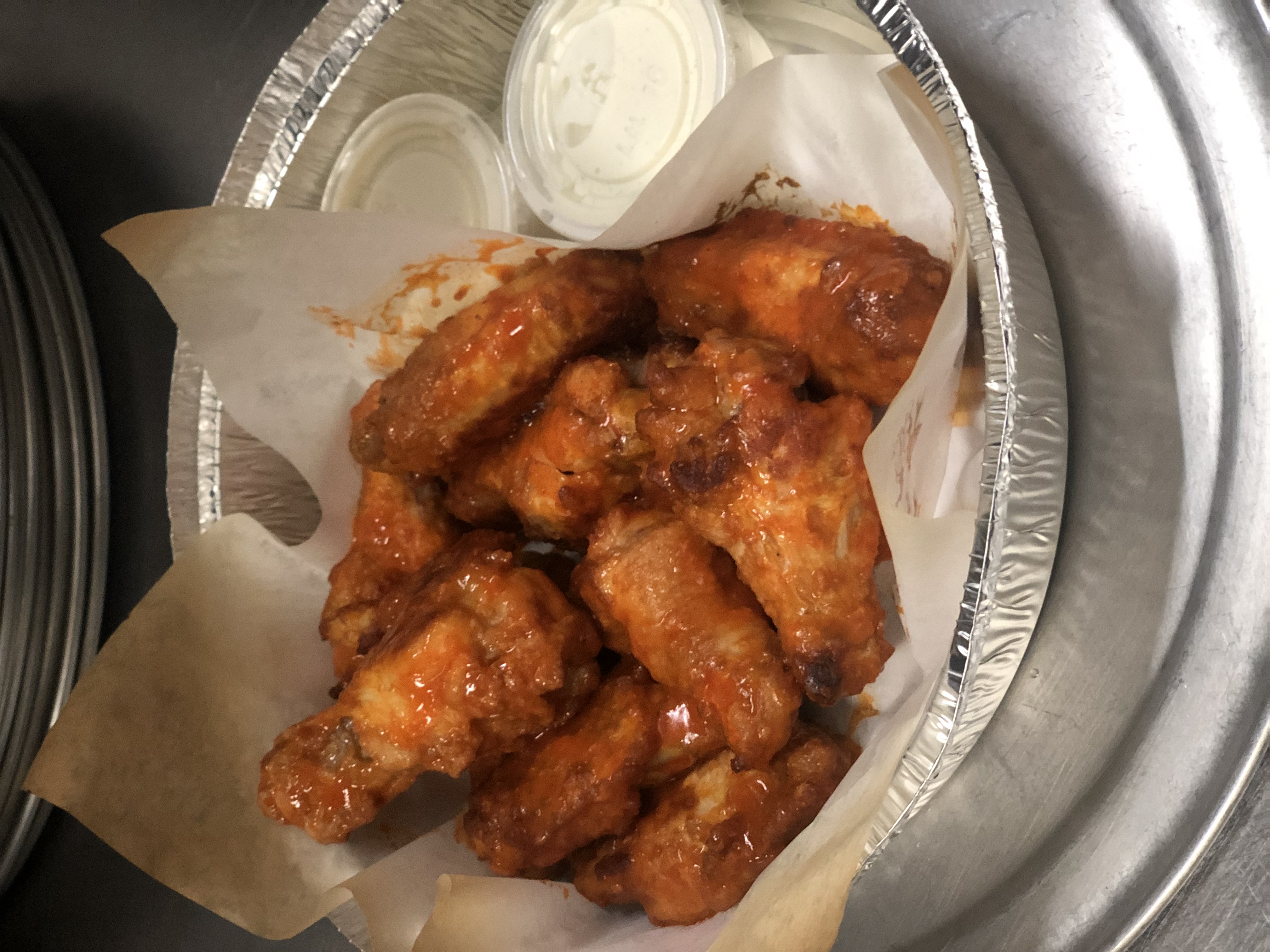 Order 10 Wings food online from Mama Mia Pizzeria store, Fresno on bringmethat.com