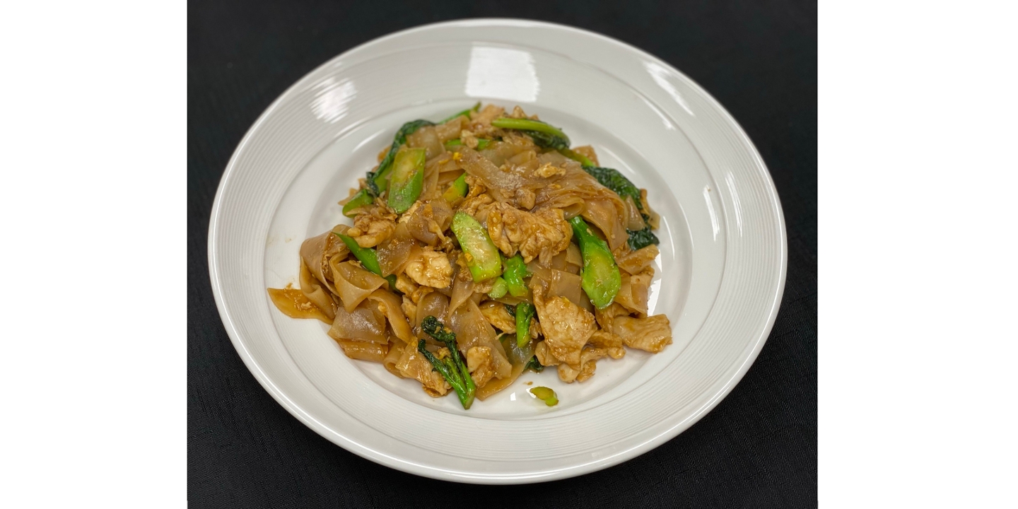 Order Pad Se-Ew Chicken food online from Modern Thai Restaurant store, Tyrone on bringmethat.com