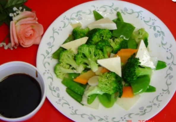Order D6. Steamed Mixed Veg with Tofu food online from China Garden store, Waukegan on bringmethat.com