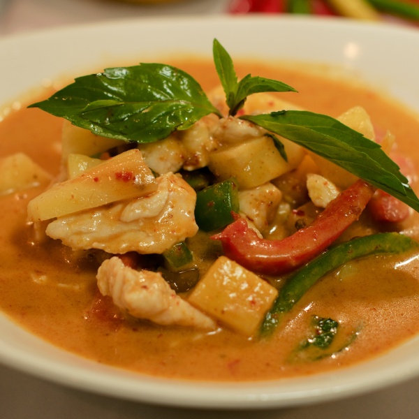 Order Pineapple Curry food online from Thai Green Village store, Frisco on bringmethat.com