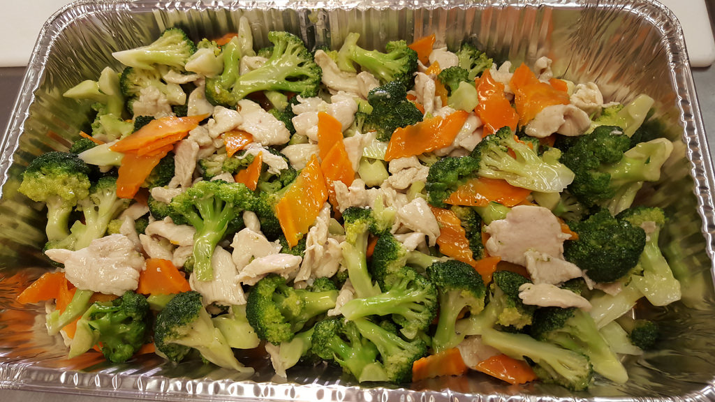 Order Chicken Broccoli food online from China Wok Express store, St. Louis on bringmethat.com
