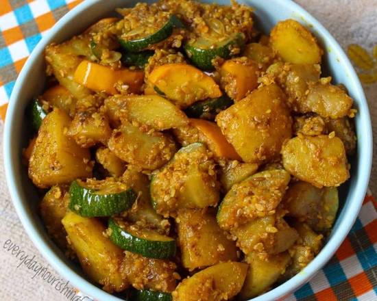Order Zucchini and potatoes Curry food online from Namaste Indian Cuisine store, Portland on bringmethat.com