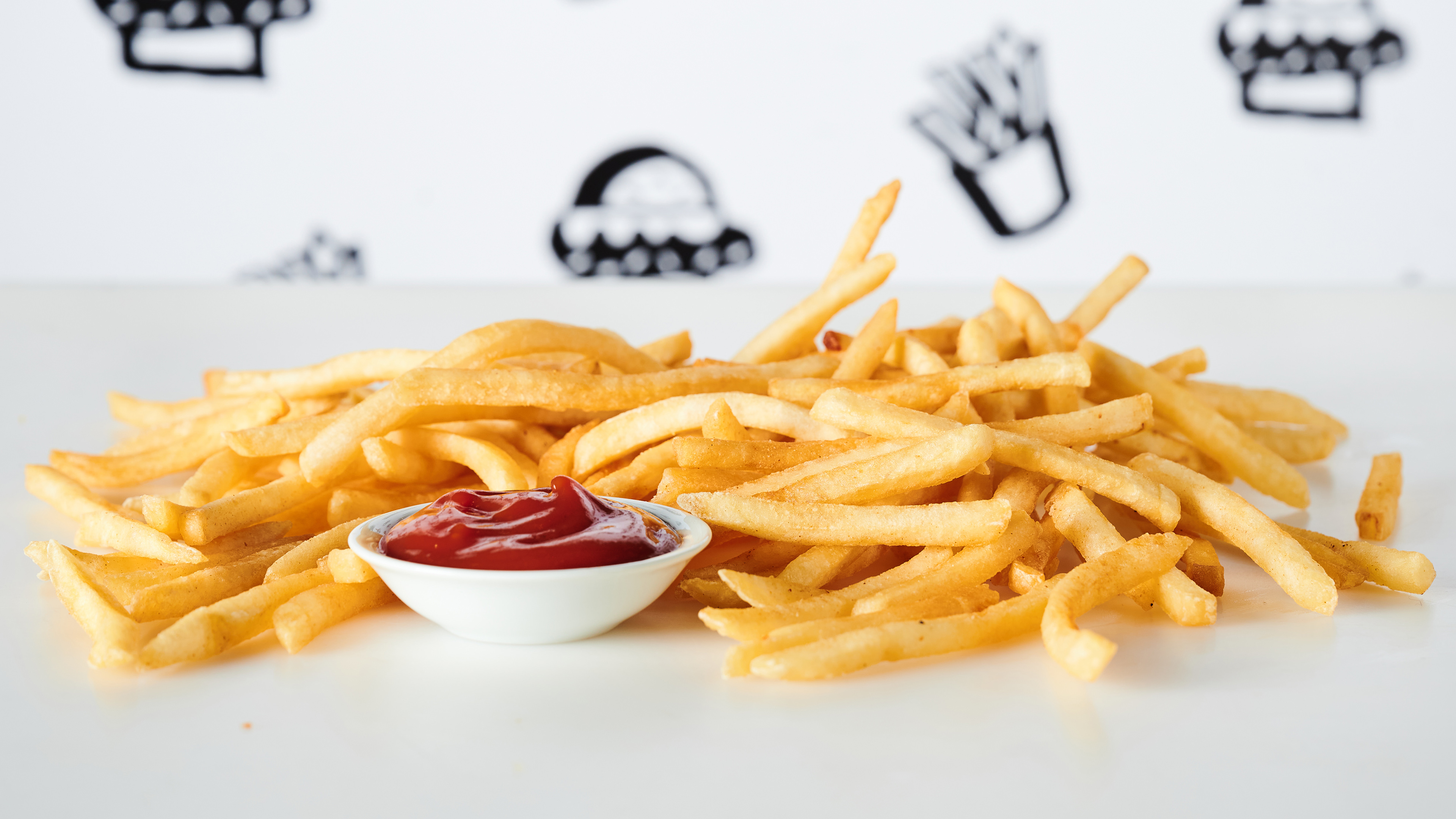 Order Classic Fries food online from Outlaw Burger store, Glendale on bringmethat.com