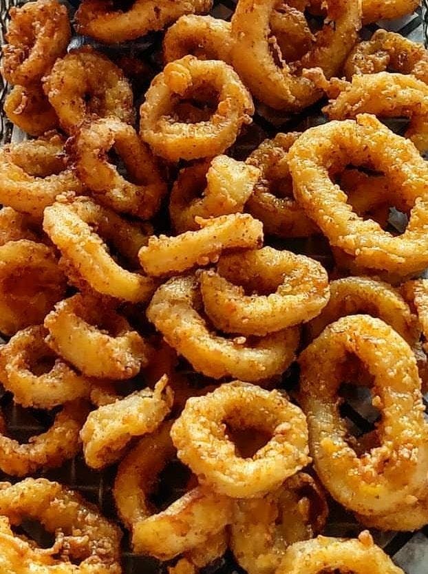 Order Fried Calamari - Appetizer food online from New Pizza On The Block store, West New York on bringmethat.com