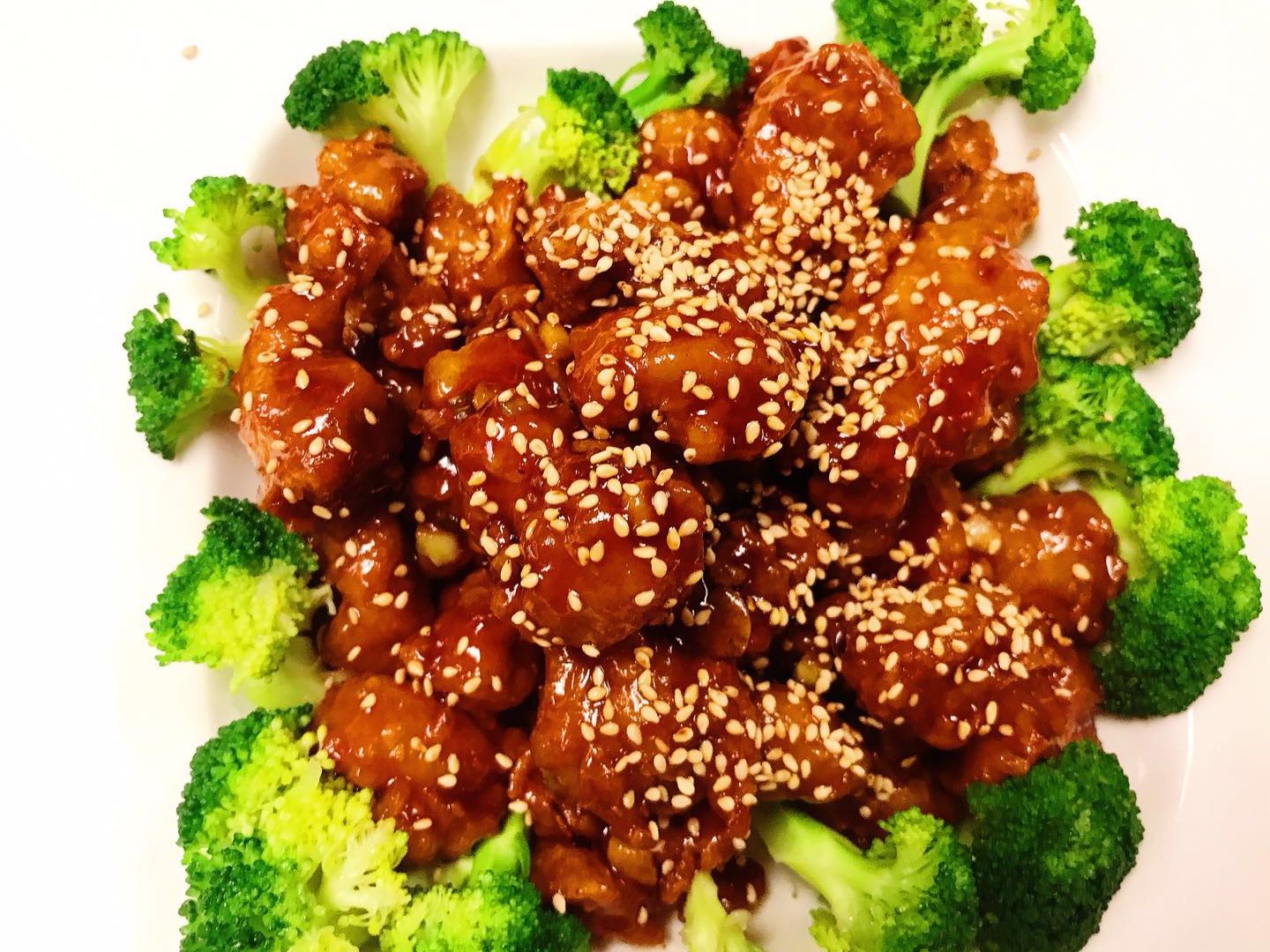 Order S5. Sesame Chicken food online from Micky Chinese Restaurant store, Gaithersburg on bringmethat.com