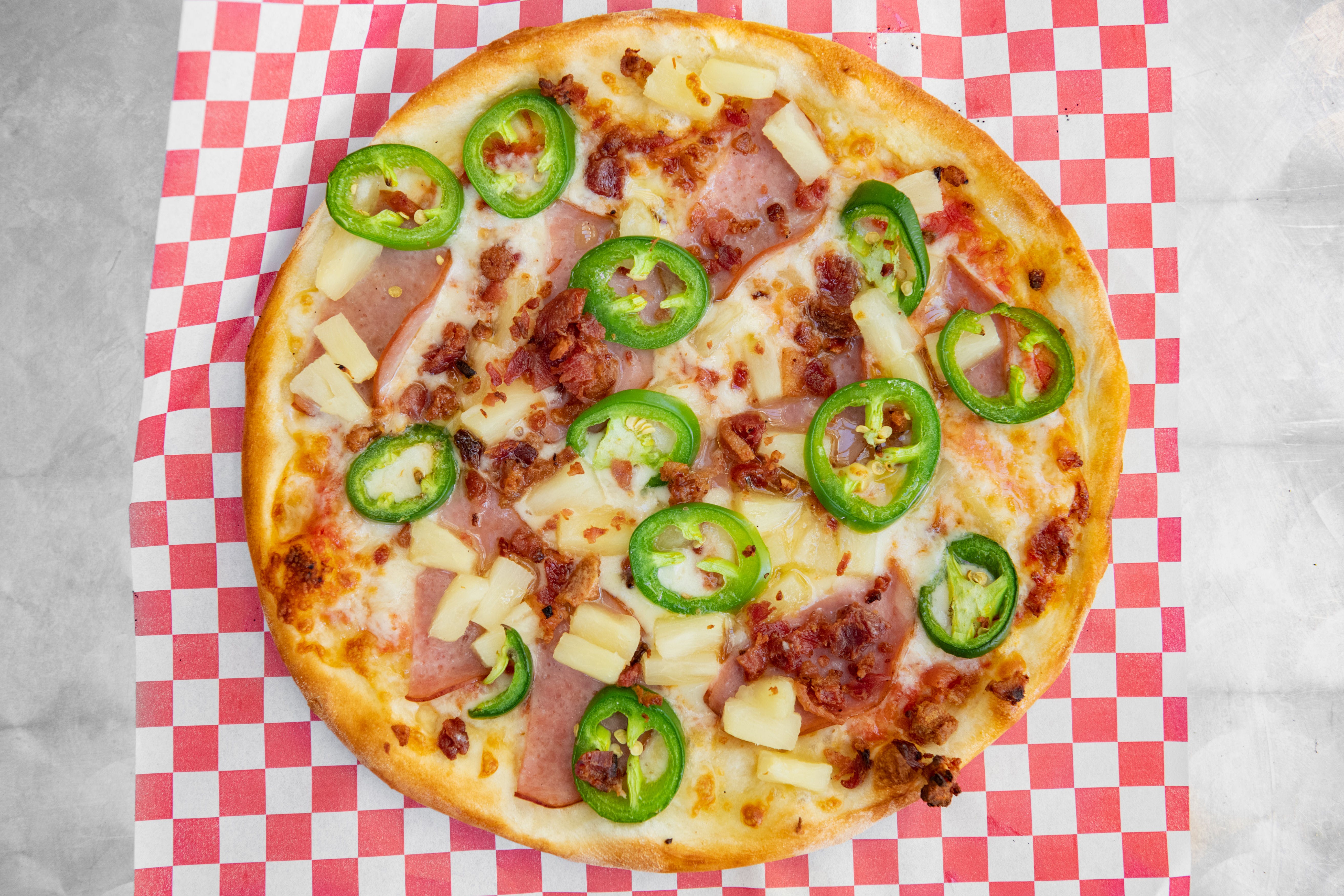 Order Rockaway Pizza - 14" food online from Vinnie Pizzeria store, Martinez on bringmethat.com